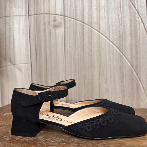Salvatore Ferragamo Black Suede Square Close Toed Vintage Coquette Block Heels 9 - Picture 3 of 8
